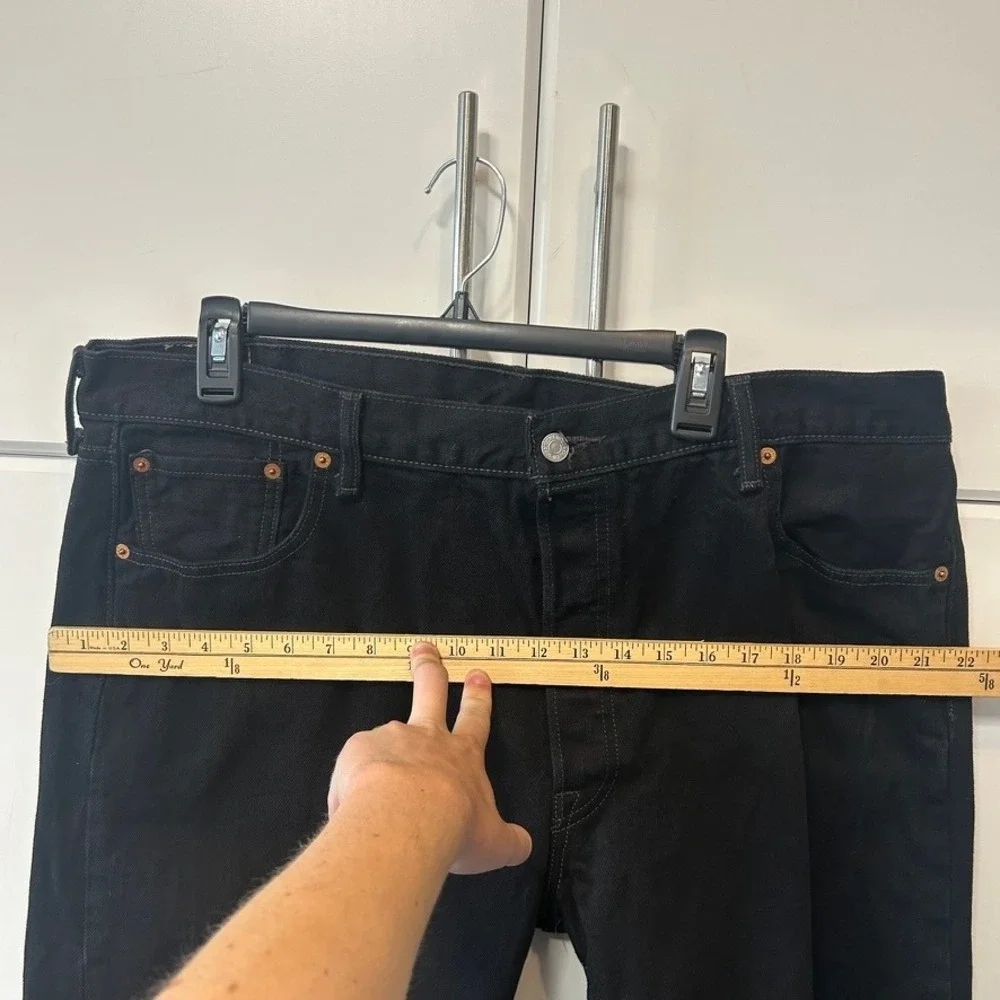 Levis 501 Mens Black Original Fit Straight Leg Button Fly Jeans W42 L32